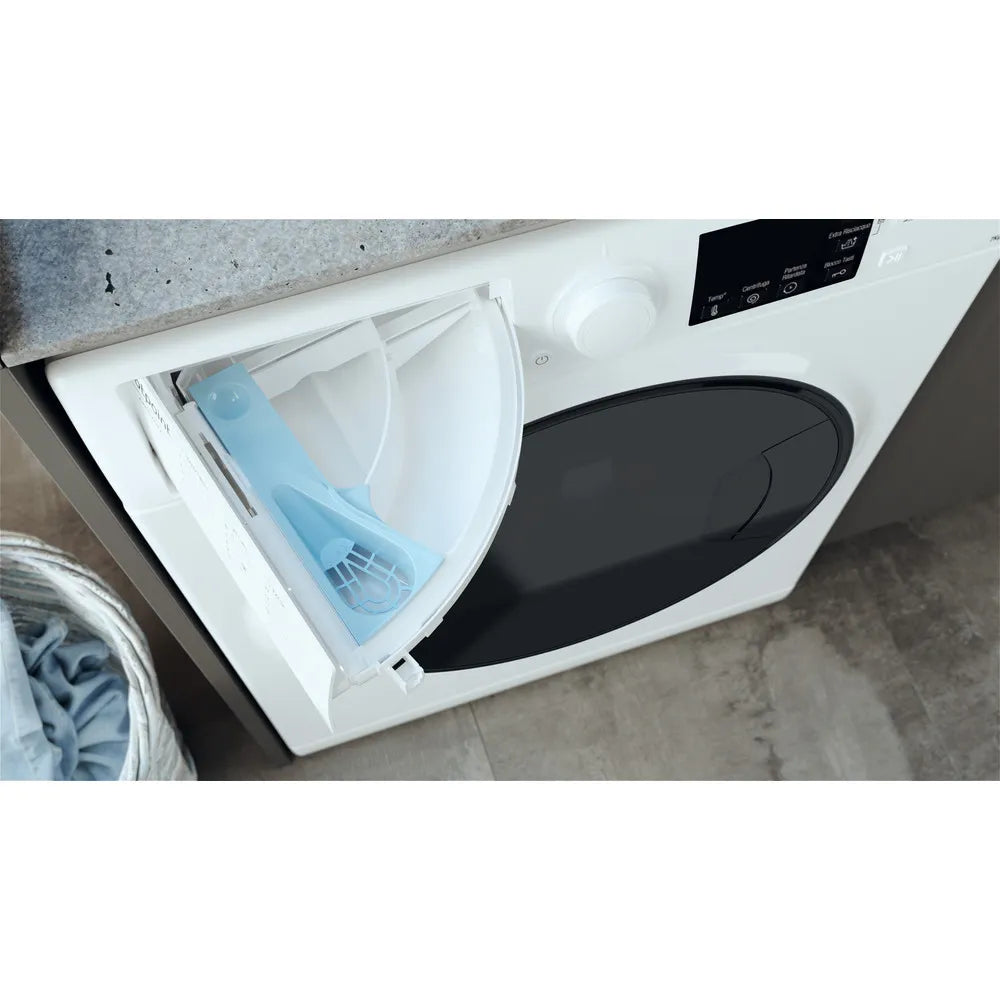 Lavatrice slim a libera installazione a carica frontale Hotpoint Ariston: 7,0 kg - RSSG 725 D IT
